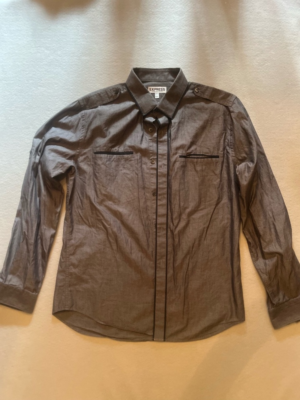 Express Men’s | Gray Wash Long Sleeve Button-Down